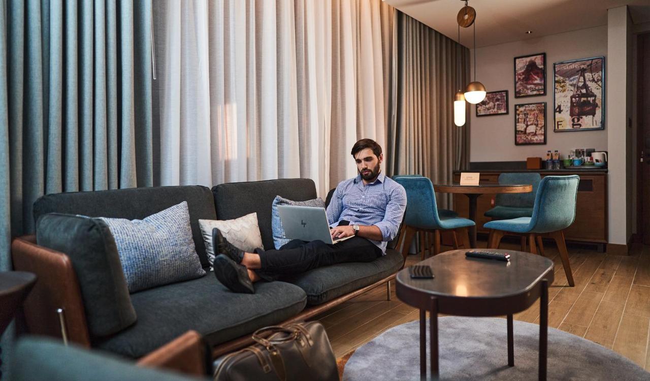 Revier Hotel Dubai Exterior photo